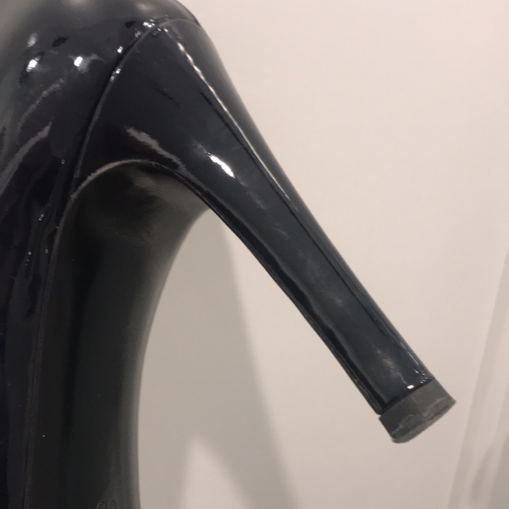 Gucci | Navy Patent Leather Heels Size 6 - Picture 9 of 10